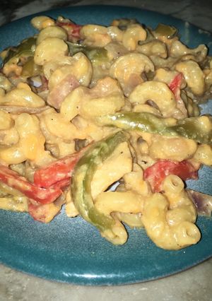 Una foto de Fideitos con queso, pollo y verduras