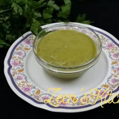 A picture of Parsley and Mint Chutney.