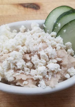 A picture of White bean Hummus.