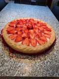 Crostata di fragole con crema pasticcera senza burro e senza panna con gelatina naturale
