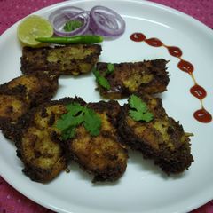 A picture of Bengali fish fry with mustard sauce.