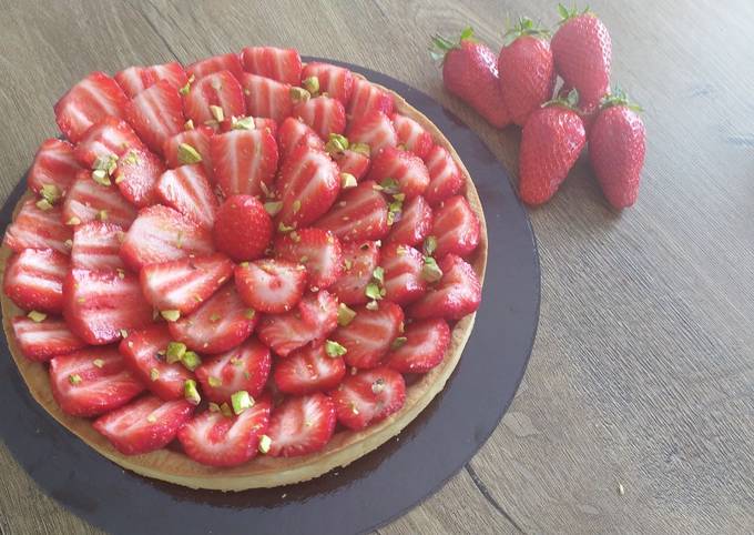 TARTE AUX FRAISES-PISTACHES