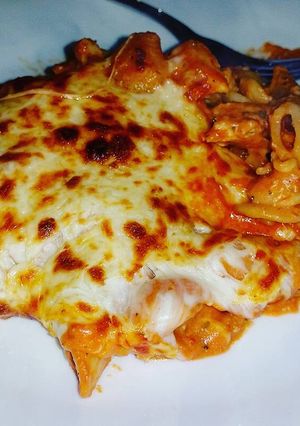 A picture of Cheesy Chicken Vodka Pasta Bake.