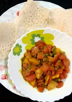 গাজরের সব্জী (Gajarer sabji recipe in Bengali) রেসিপির প্রধান ছবি