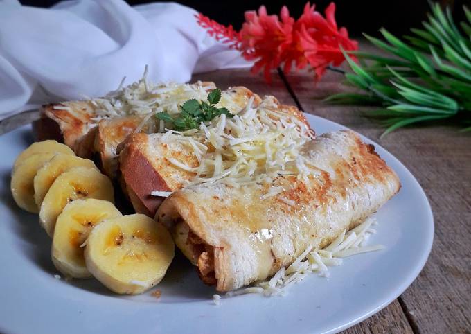 Roti Gulung Bakar Isi Pisang Coklat