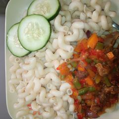 A picture of Macaroni and gizzard sauce.
