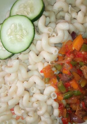A picture of Macaroni and gizzard sauce.