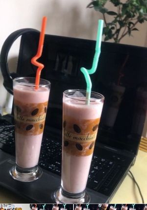 Φωτογραφία της συνταγής Κλασικό smoothie με μπανάνα και φράουλα 🍌🍌🍓🍓