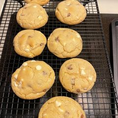 A picture of Bacon grease chocolate chip cookies.