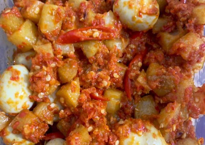 Bagaimana Membuat SAMBAL GORENG KENTANG + TELUR PUYUH, Lezat