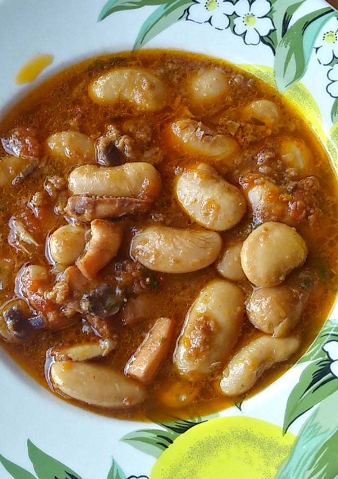 Una foto de Potaje de fabes con pulpo