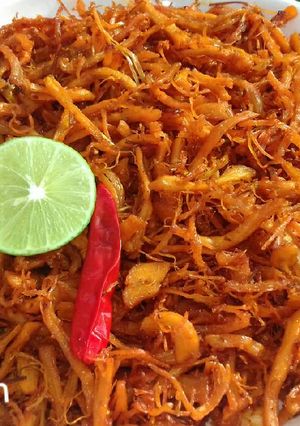 Hình của món Khô Gà Cay Xé Xợi.