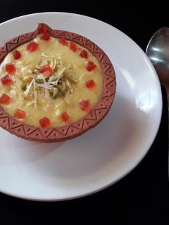 ठंडाई फिरनी (Thandai Phirni recipe in hindi) रेसिपी मुख्य फोटो