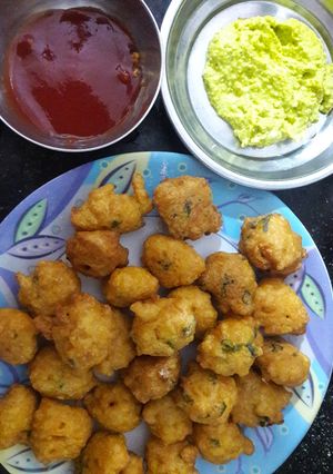 મેથી ના ભજીયા (Methi Bhajiya Recipe in Gujarati) રેસીપી મુખ્ય ફોટો