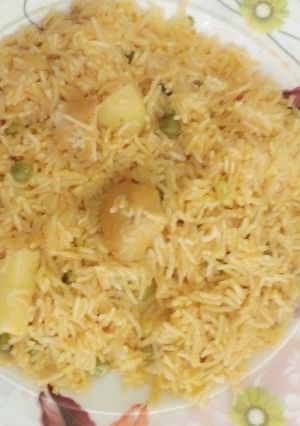 A picture of Chicken vegetables pulao.