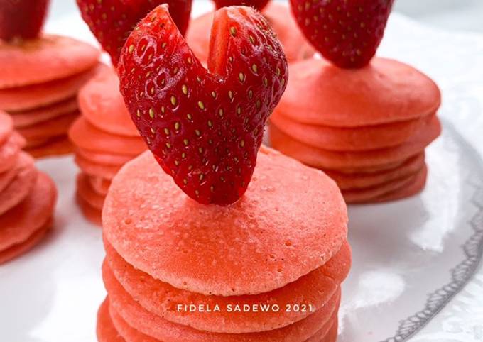 Cara Membuat Resep Simple Strawberry Pancake Teflon ala Chef Devina Hermawan