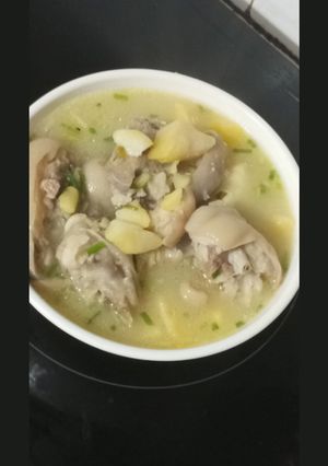 Hình của món Canh chân giò hầm khoai tây.