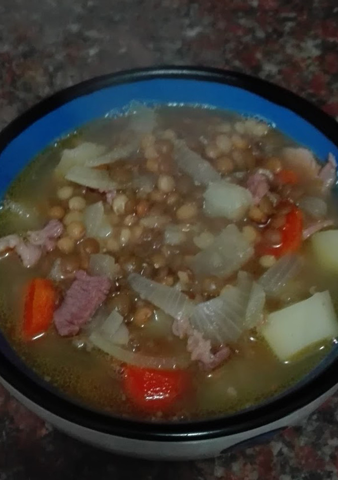 Una foto de Sopa de lentejas (para pobres)