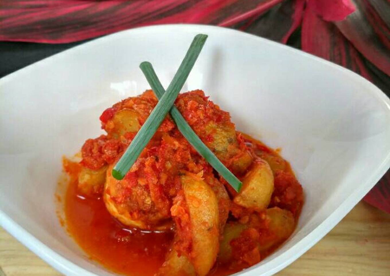 Telor kentang balado