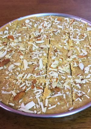A picture of Besan barfi.