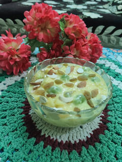 फ्रूट्स एंड नट्स कस्टर्ड (Fruits and nuts custard recipe in hindi) रेसिपी मुख्य फोटो