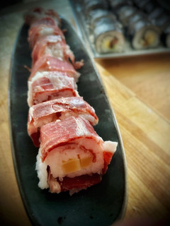 Una foto de Sushi ibérico