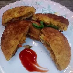 Chicken tikka bread pockets A picture of Chicken tikka bread pockets.