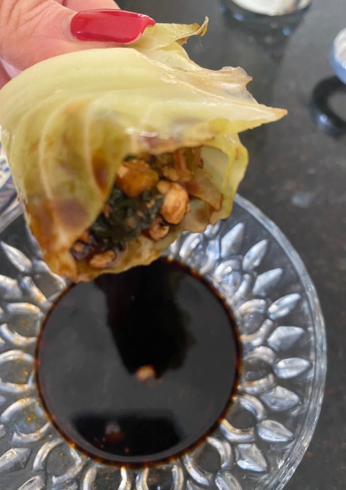 Una foto de Rollitos de repollo estilo oriental