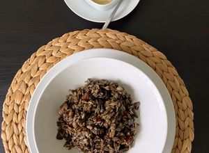 Una foto de Arroz negro 🦑 y alioli 🧄!