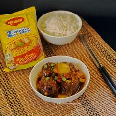 A picture of Maggi Manchurian with Steamed Rice.