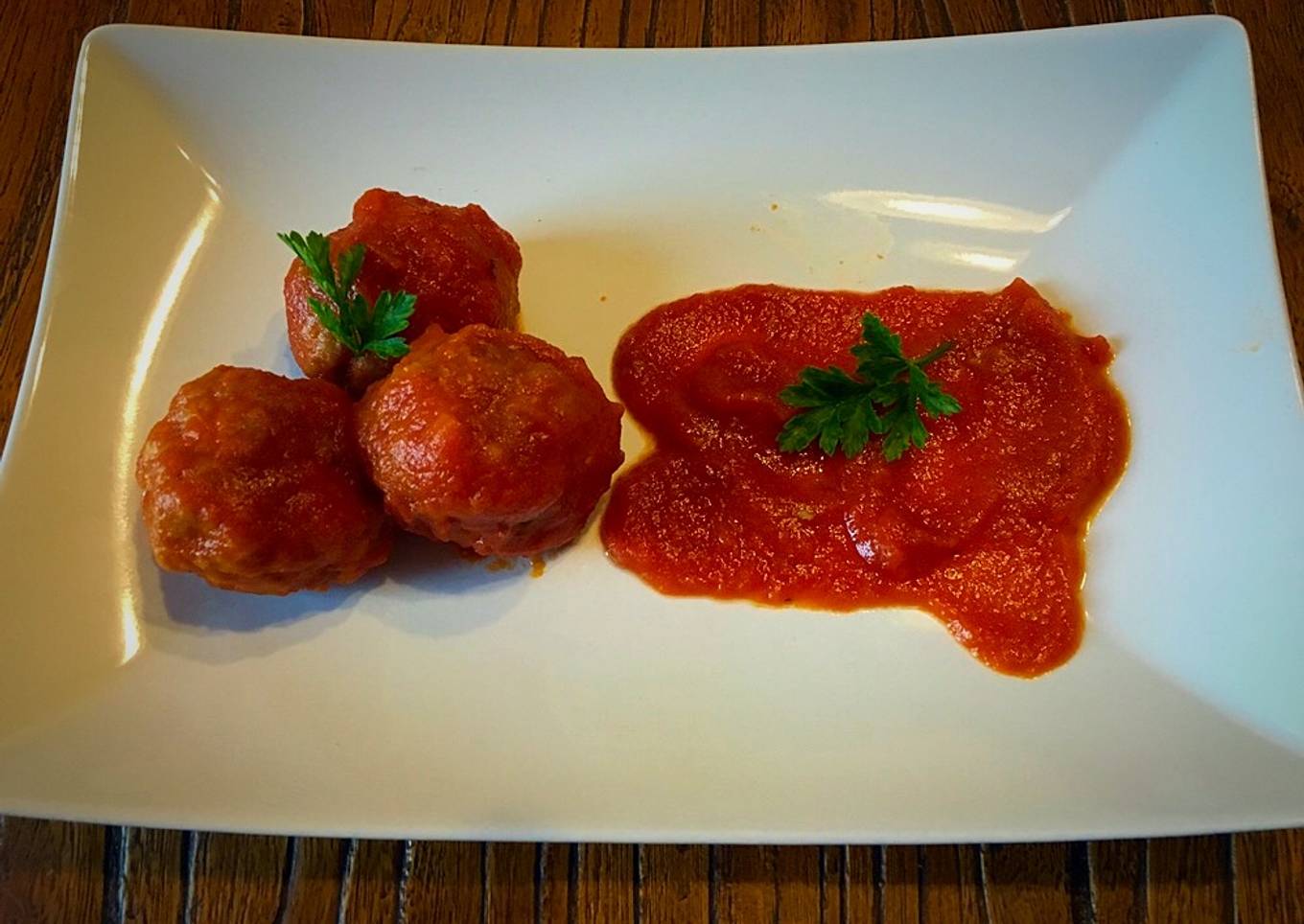 Albóndigas en salsa de tomate
