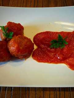 Una foto de Albóndigas en salsa de tomate