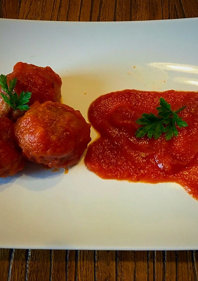 Una foto de Albóndigas en salsa de tomate