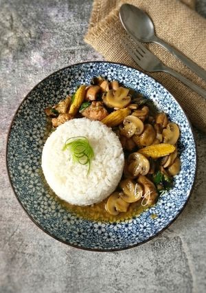 Foto resep Nasi Ayam Cah Jamur