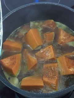 簡單南瓜咖哩豬肉 的食譜成品照片