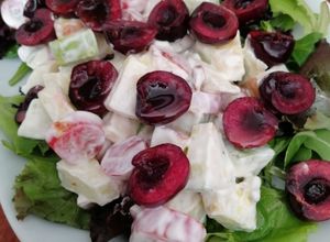 Foto principal de Ensalada de manzana y cerezas