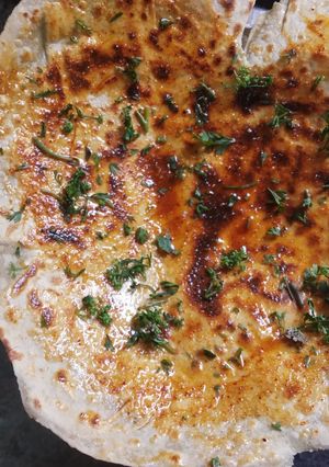 કરારી રૂમાલી રોટી (Karari Rumali Roti Recipe in Gujarati) રેસીપી મુખ્ય ફોટો
