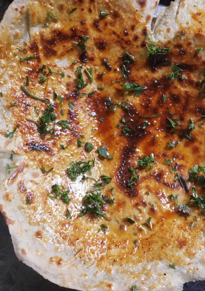 કરારી રૂમાલી રોટી (Karari Rumali Roti Recipe in Gujarati) રેસીપી મુખ્ય ફોટો