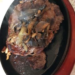 A picture of My Sizzling Steak, Garlic Mushrooms & Onions. 😋.