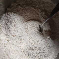 A picture of Self Rising Flour.