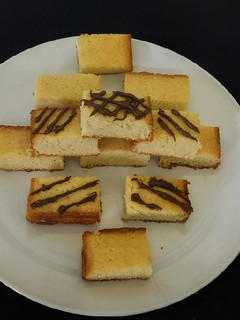 ஒயிட் சாக்லேட் ப்ரௌனி(white chocolate brownie recipe in tamil) செய்முறை முக்கிய புகைப்படம்