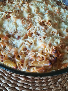 Una foto de Macarrones con pisto y carne picada