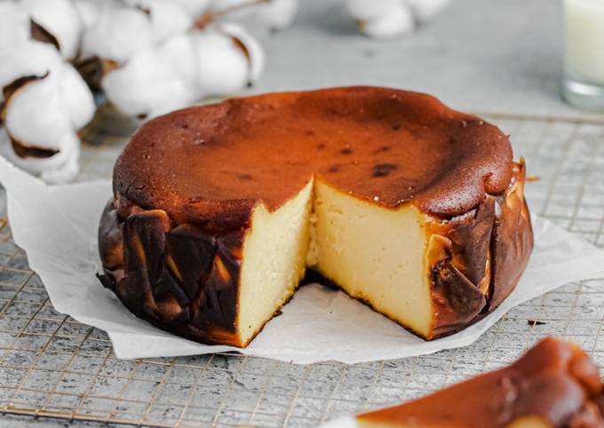 MEG Cheese Burnt Cheesecake
