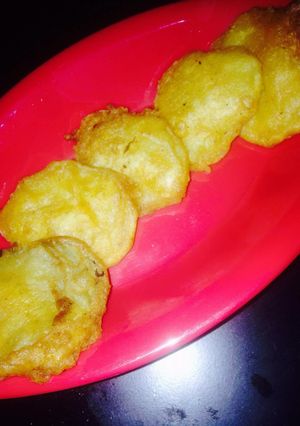 A picture of Aloo ke pakode.