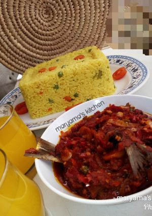 A picture of Yellow veg rice.