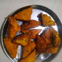 A picture of Bread Pakoda.
