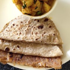Lasooni aloo(garlicy potatoes) A picture of Lasooni aloo(garlicy potatoes).