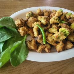 A picture of Palak pakoda.