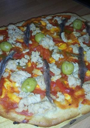 Foto principal de Coca destapada de atún y anchoas