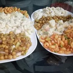A picture of Salad platter.
